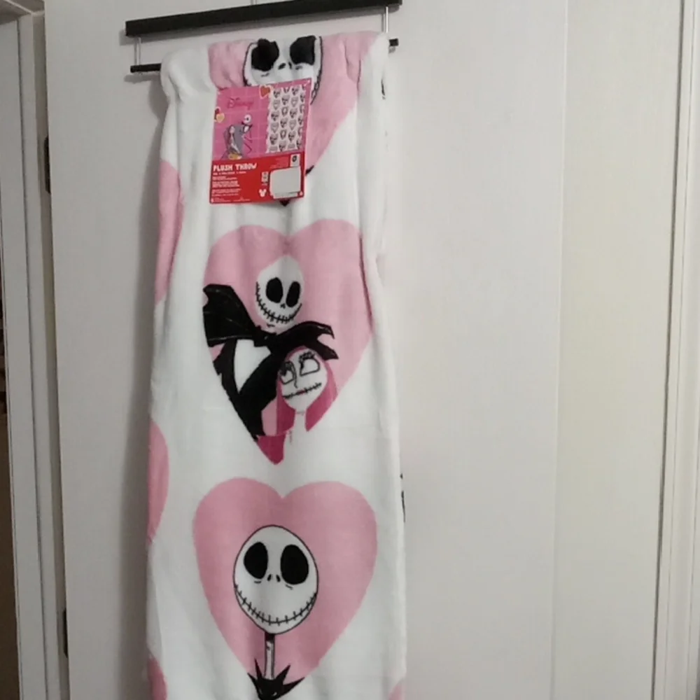 Disney Nightmare Before Christmas Valentines Day Throw 🩷🩷🩷🩷